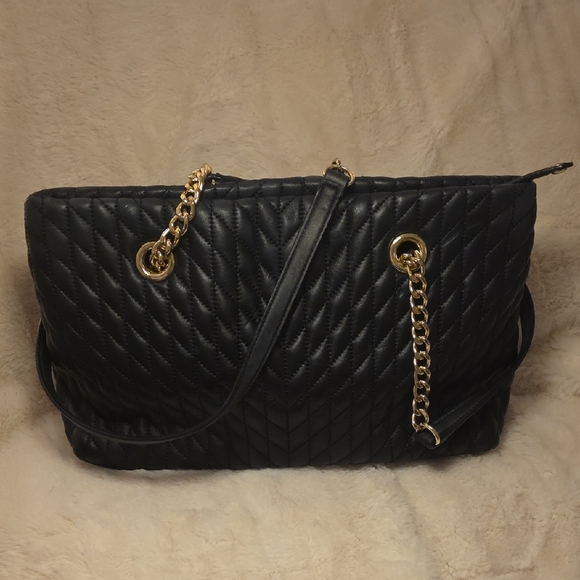 Karl Lagerfeld Black Quilted Shoulder Bag with Gold Chain - Picture 5 of 9